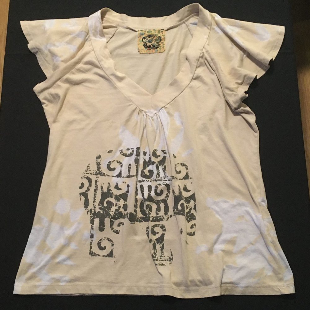 CORE LA V-Neck with Ruffle Sleeve Tee with Elephant - Women's Size Medium